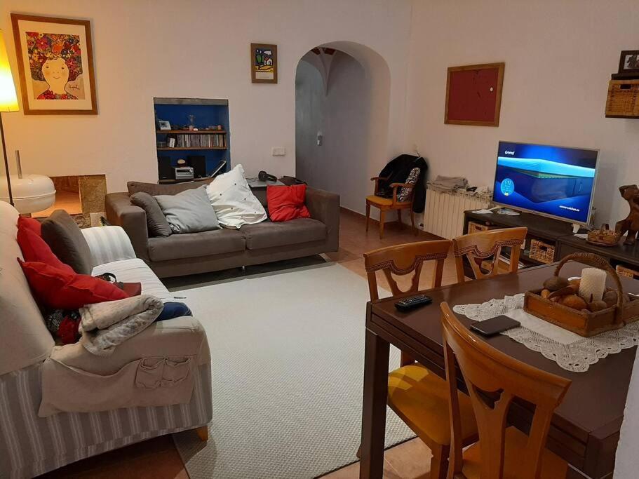 Preciosa Casa De 2 Pisos A 50 Metros De La Playa Canet De Mar